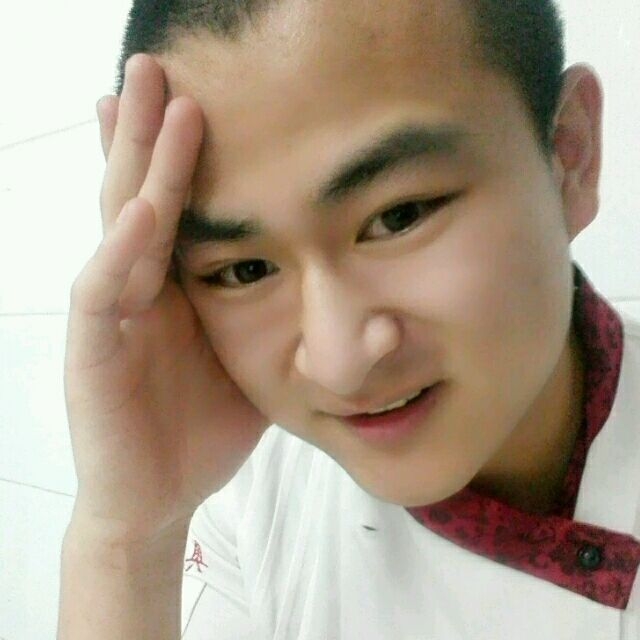 人潮拥挤的第一张照片--闽清相亲网