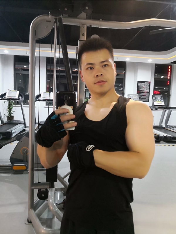 范迪塞尔的第二张照片--闽清相亲网